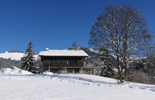 Appartement typique 75m², 2 chambres, balcon, face au télésiège, parking, proche front de neige. - FR-1-595-92 - Foto 2