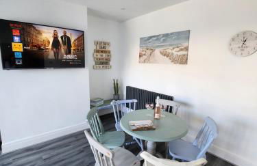 Delightful newly renovated 3-bed house with garden beach hut - Foto 22