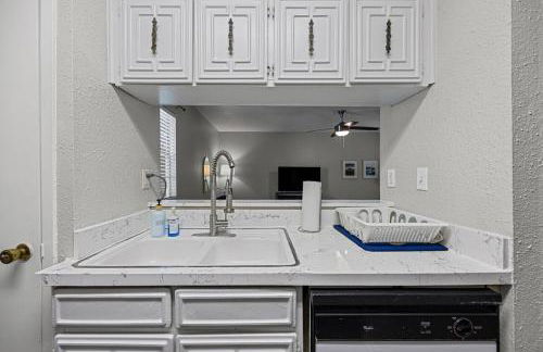 Cozy Modern Oasis near UT - Photo 23