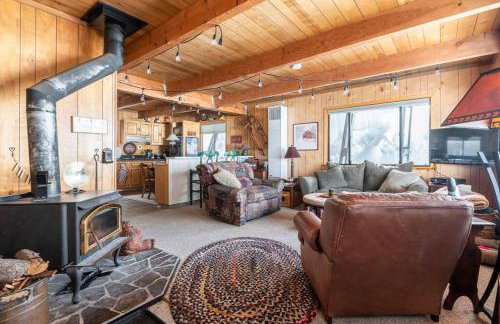 Quaint Cabin in Serene Lakes - Close to Skiing! - Foto 4