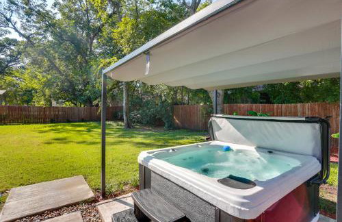 Hot Tub! Family Haven 3 Mi to Lake Ray Roberts - Foto 3