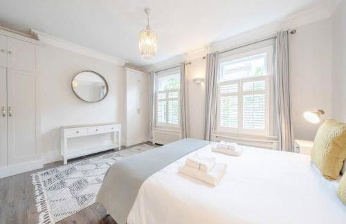 Stylish 3-floor 3bed home with garden near river - Foto 51