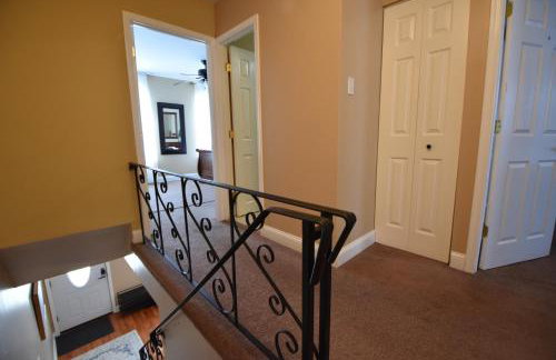 Tuscany 2900 - Classic Italian Style 3BR w Parking near Airport - Foto 31