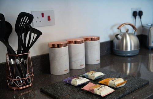 Modern Penthouse with Balcony - Near Beach & Town - Foto 20