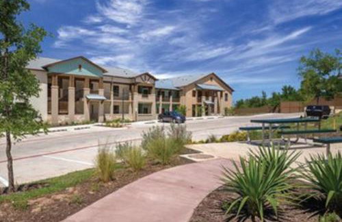 Enjoy the scenery of Lake Marble Falls in 2BD resort condo with family - Photo 31