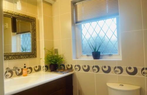 Super King Bed Suite, Executive office, fast WiFi, free parking - Foto 27