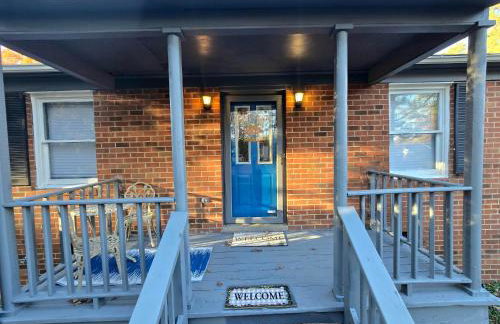 Next Stop! Comfort! 3 BR Near Amtrak Station! - Foto 45