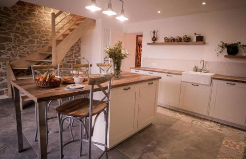 Proche PuyDuFou - Gite Maison La Roulière - Foto 12