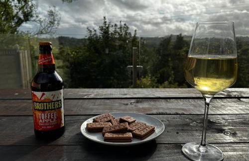 Coed Y Ddraig - themed 3 bedroom cottage, with bar & pool table - Photo 22