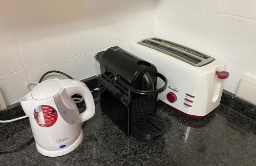 Frente al puerto y junto a la playa del Arenal - Foto 23