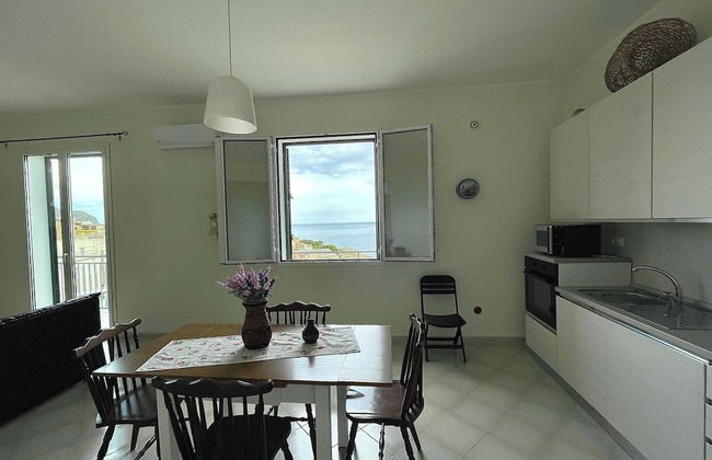 Seafront House Le Finestre Sul Mare With Balcony - Photo 16