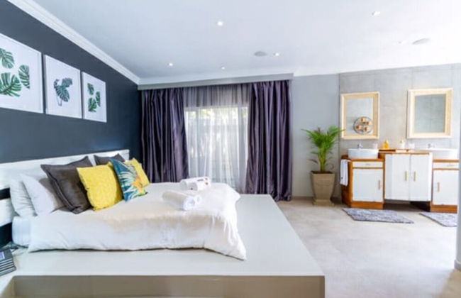 The Minimalist - Photo 20