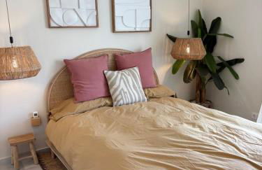 Luxury Villa with Panorama View and Heated Pool - Photo 32