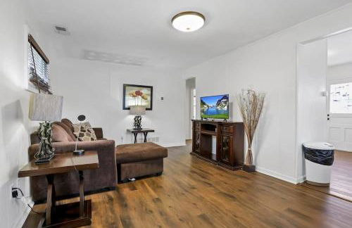 Housepitality - The Southern Orchards Cottage - Photo 4