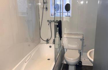 The Manchester Pad - 3BR Entire house with parking - Foto 17