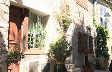 L'élégante - maison de ville avec bains à remous - parking inclus - Foto 26