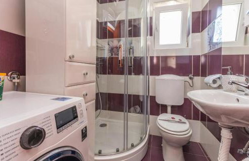 Four-Bedroom Holiday Home In Pristeg - Photo 24