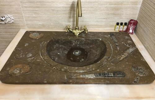 El Rancho - Photo 11