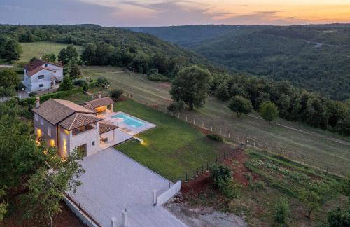 Beeindruckende Villa mit Panoramablick, Privatpool, Tischtennis, Tischfussball, Spielplatz, Babybett - Foto 34