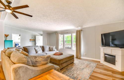 Private Dock Pet-Friendly Home on Lake Sinclair - Foto 7