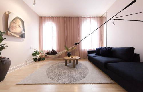 Shoreditch Loft w 100inch Cinema, Premium Mattress & Hammock, by the Design Traveller - Foto 9
