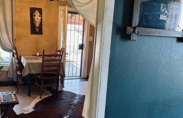 1900s Miner's cabin behind Tombstone Brewery - Foto 45