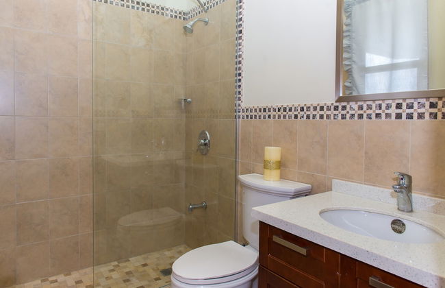 Kinsgton Modern Duplex Apartment with Pool - Foto 28