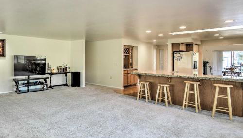 Spacious Family Home on Golf Course Hike and Bike! - Foto 4