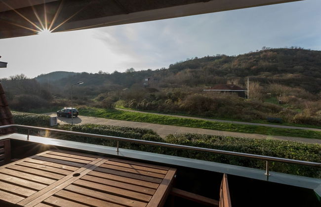 Attractive Apartment at Bottom of Dunes near Center - Photo 5