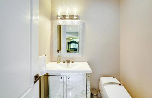 Expansive Riverside Mansion! Luxe, Family Friendly - Foto 14