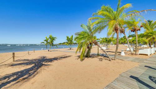 Near Yale and Lighthouse Point Beach Home with Pool! - Foto 3