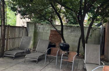 Large DUPLEX Apt 2Bdrm 1Den-Metro - Foto 10