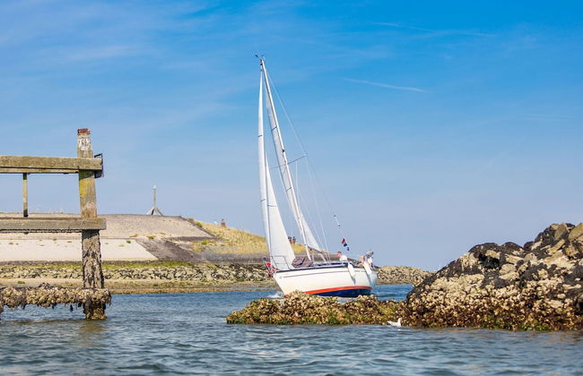 Zeeland Escape w/ Garden - Foto 19