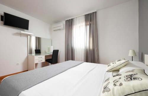 VILLA MILLA with private pool, jacuzzi, sauna, gym, max. 8 person - Photo 33