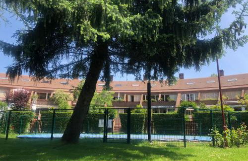 Alojamientos Castellana Jardín 1 y 2 PARKING Y PISCINA GRATIS!! - Foto 1