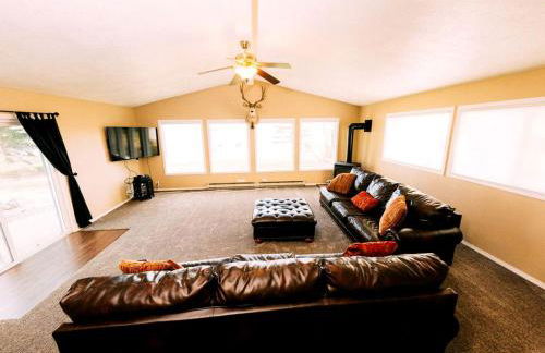 Private Family-Friendly Lodge Perfect for Reunions near Rexburg, Idaho - Photo 2