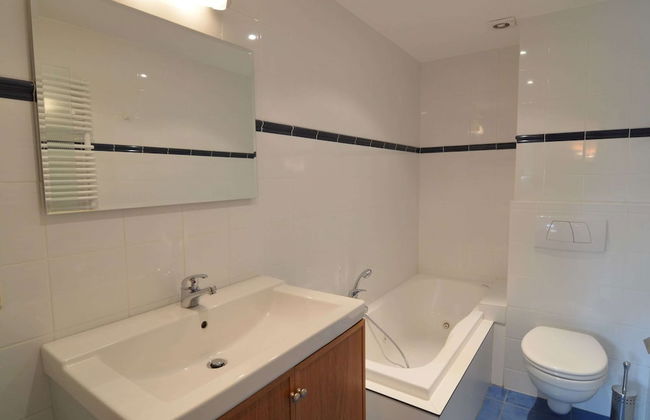 Scenic Villa Near Lake View - Photo 20