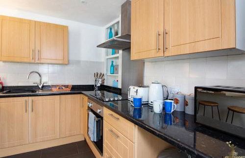 Spacious 3 to 4 Bed 3 Floor House Close to City Center Shops Restaurants and Parking Nearby - Foto 15