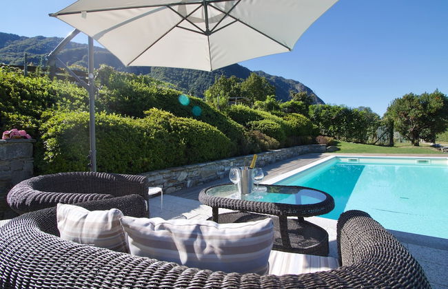 Oasi di Castelveccana Apt Pool and View - Photo 6
