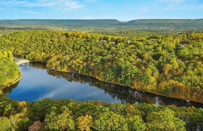 Hot Tub, Lake Access + Community Amenities Somerset Lodge by Avantstay - Foto 60