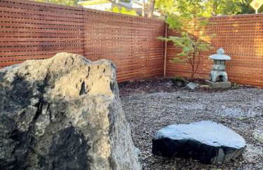 Zen Haus Garden Retreat, prime location, Luxe amenities - Photo 5