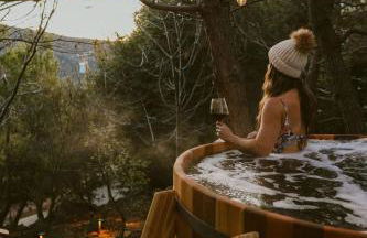 Award-Winning A-Frame with Views and Cedar Hot Tub - Foto 8