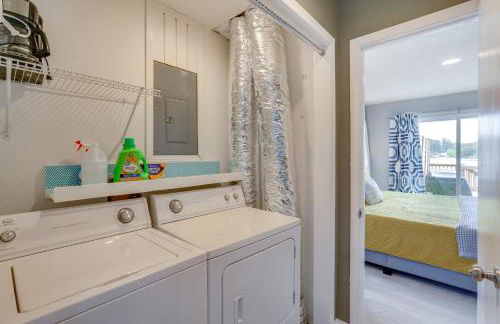 Lakefront Ozarks Home Deck and Boat Dock! - Foto 16