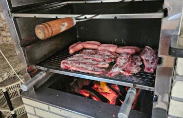 Casa de temporada em Lindoia - PISCINA, FOGÃO A LENHA, CHURRASQUEIRA - Conforto e privacidade - Foto 9