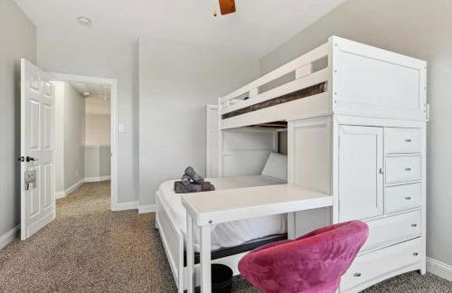 The Best of Lakeside Living - Luxury at its Finest - Photo 28