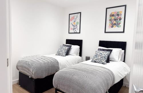 Spacious Modern 1 Bed Apartments in St Neots - Perfect for Contractors & Professionals - Free Parking - WiFi - Fully Equipped Kitchen - Smart TV Ideal for Work Stays and Long Projects - Foto 41
