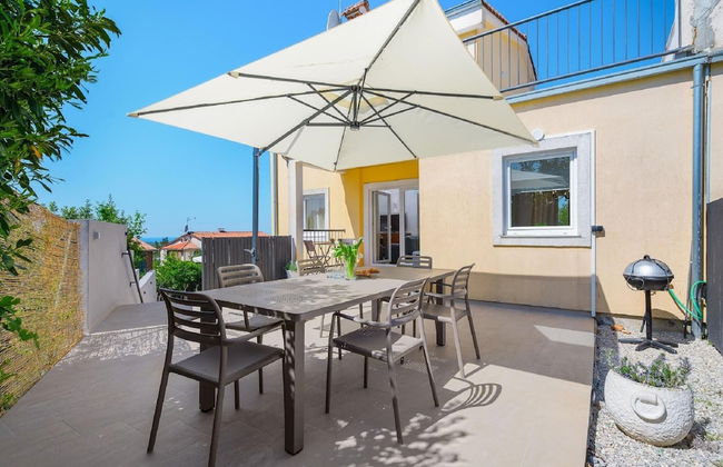 Charming Holiday Home With Pool and sea View - Foto 16