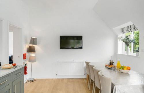 The Little Hawthorns - Photo 13