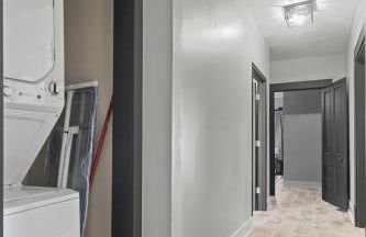 Workfriendly home with priv yard, near downtown - Foto 17