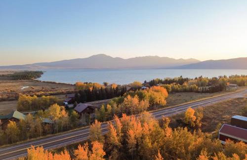 20 min to Yellowstone, Family Cabin, Fire Pit - Photo 9